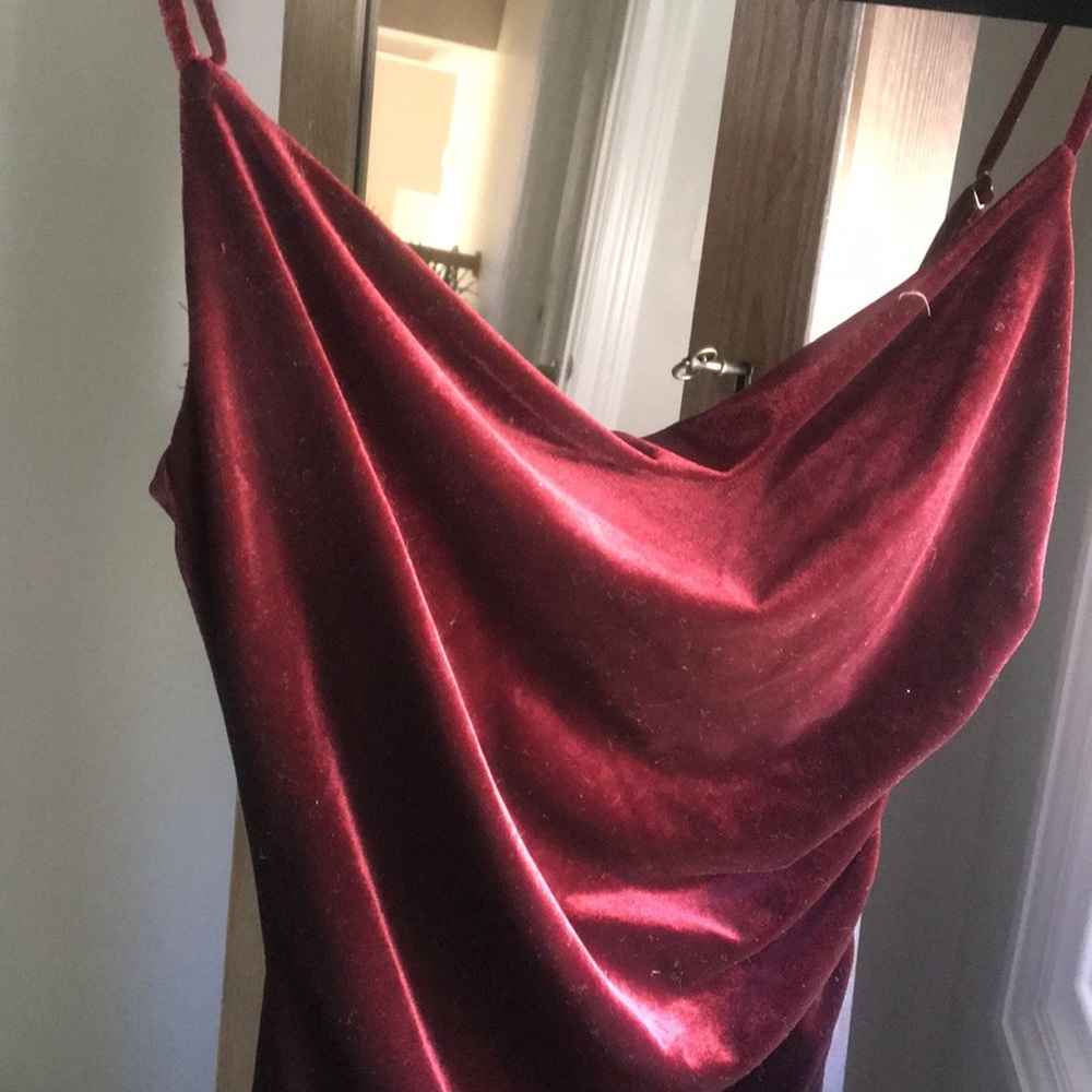 Laundry by Shelli Segal Maroon Velvet Gown
